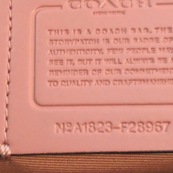 Minnie Mouse Coach Collection. - Picture 2 of 6